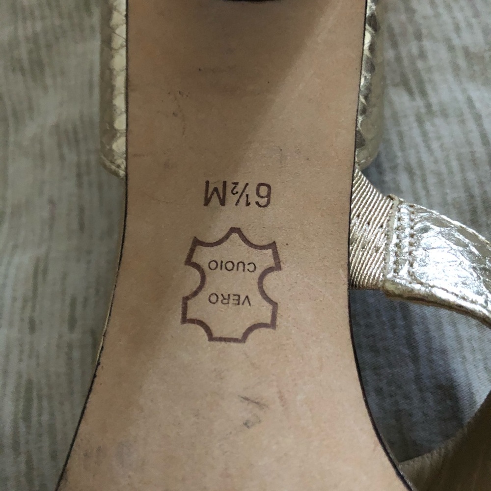 Shoes - Picture 4 of 5